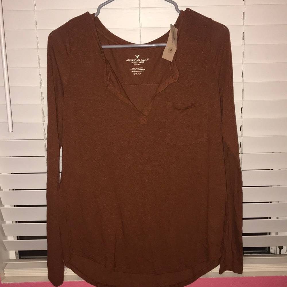 American eagle long sleeve tee